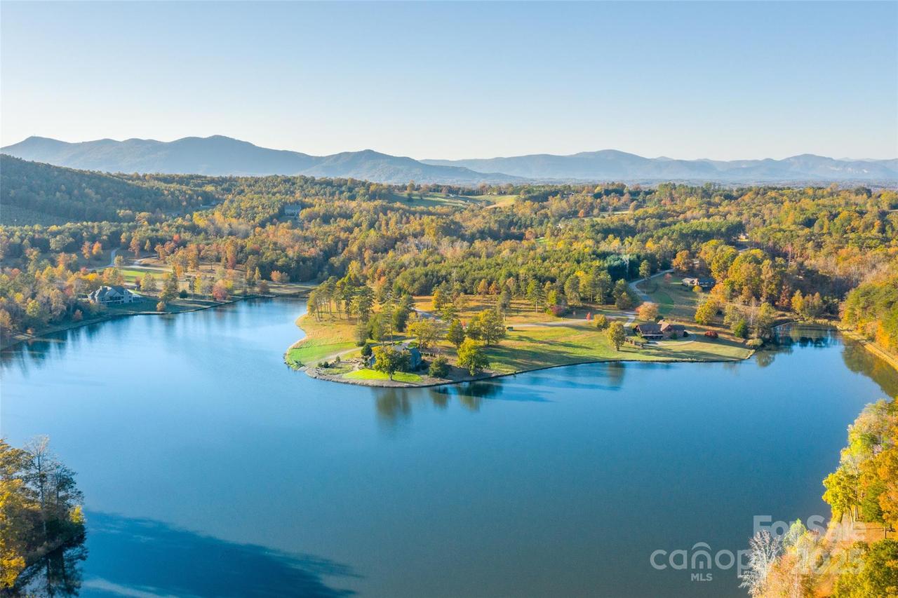 000 Birchover Ln., Columbus, NC 28722