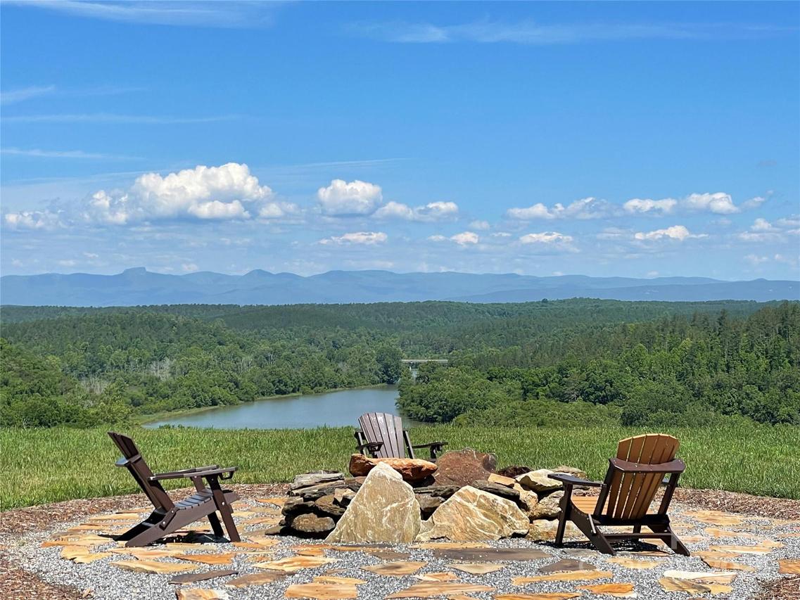 175 Edgewater Point, Valdese, NC 28655