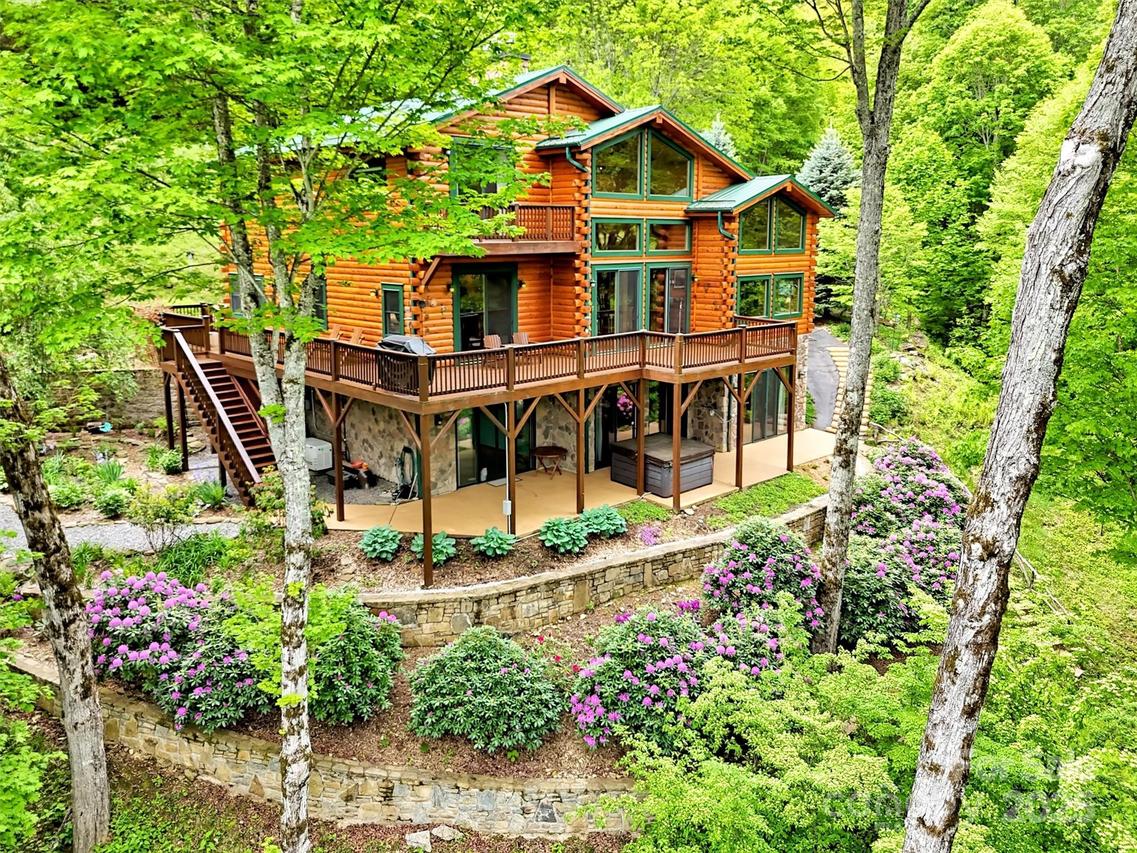 421 Ramp Patch Ln., Waynesville, NC 28786
