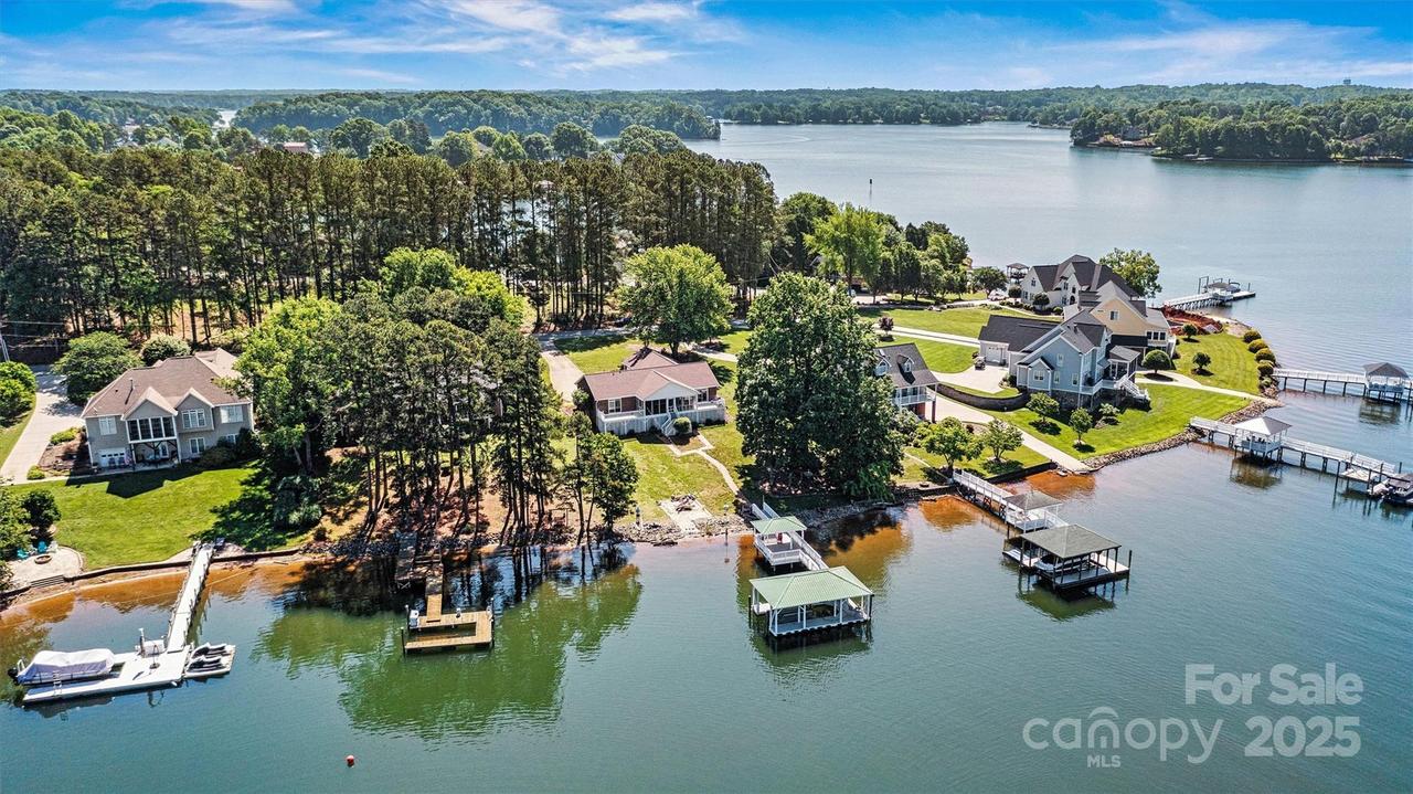 9561 Island Point Rd., Sherrills Ford, NC 28673