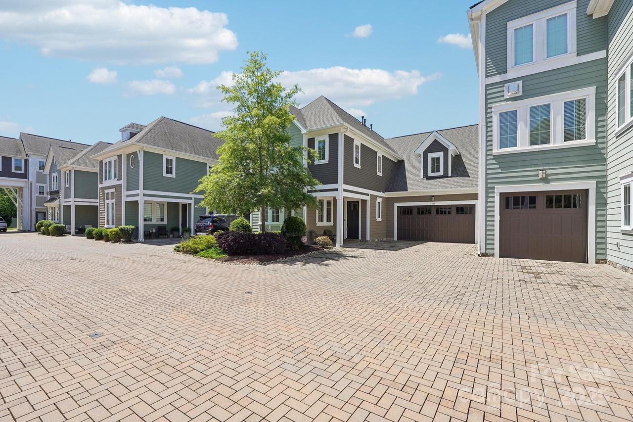 7908 Rea View Ct., Charlotte, NC 28226