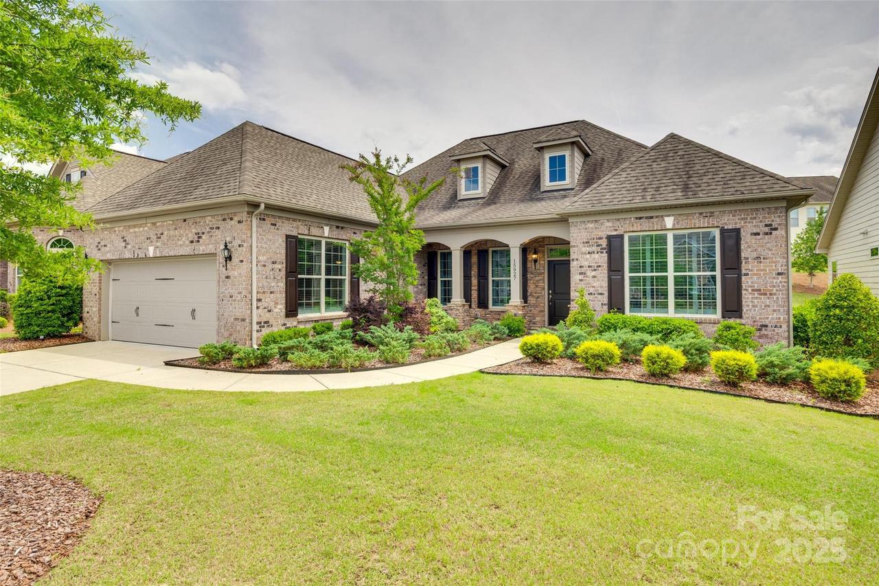 15927 Vale Ridge Dr., Charlotte, NC 28278