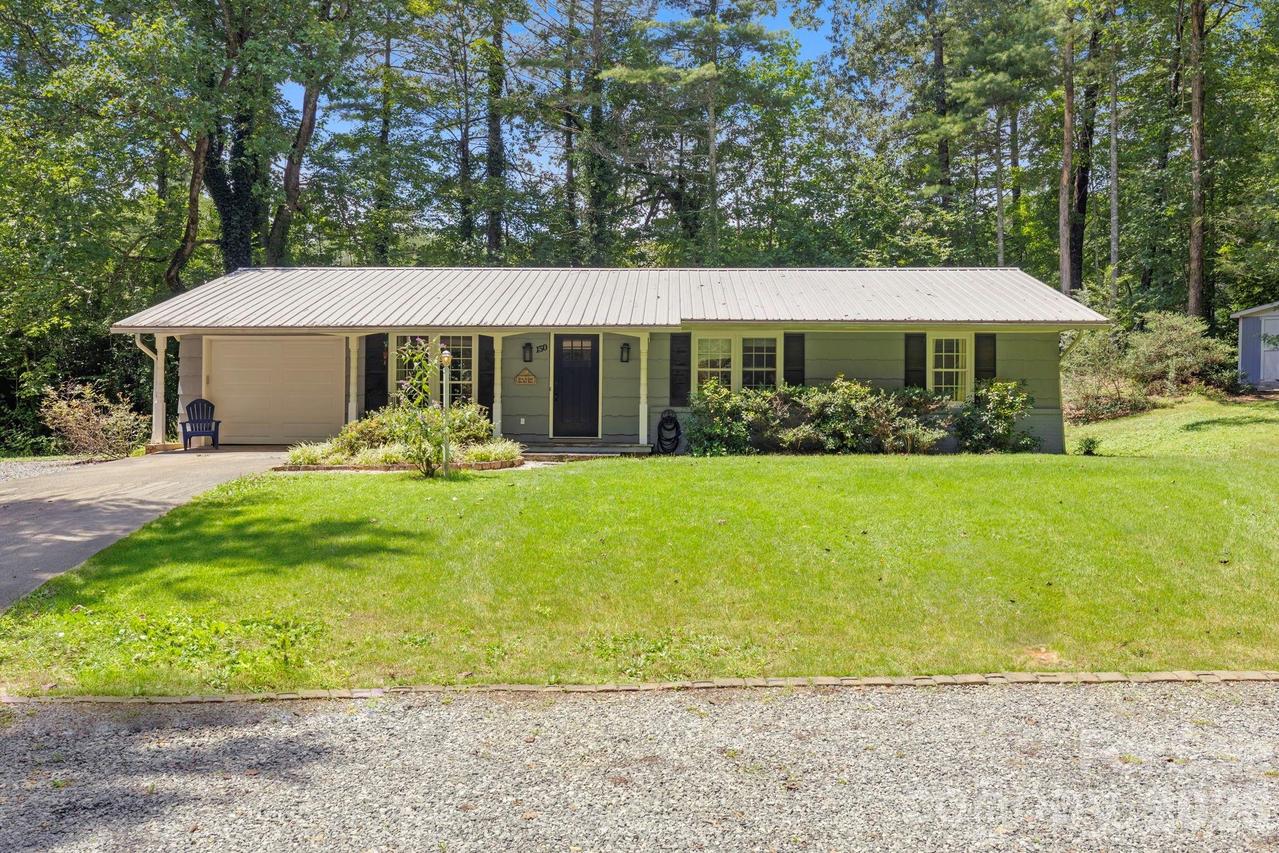 150 Deerwoode Ln., Brevard, NC 28712