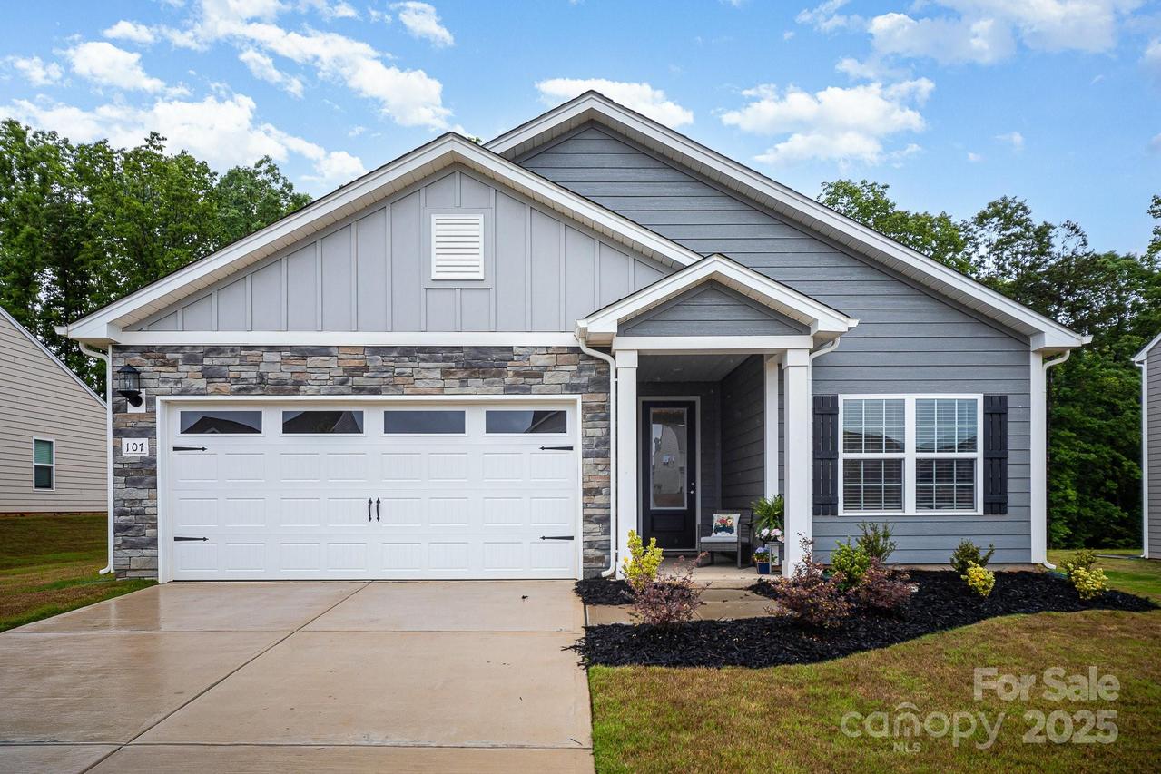107 S Sina St., Troutman, NC 28166