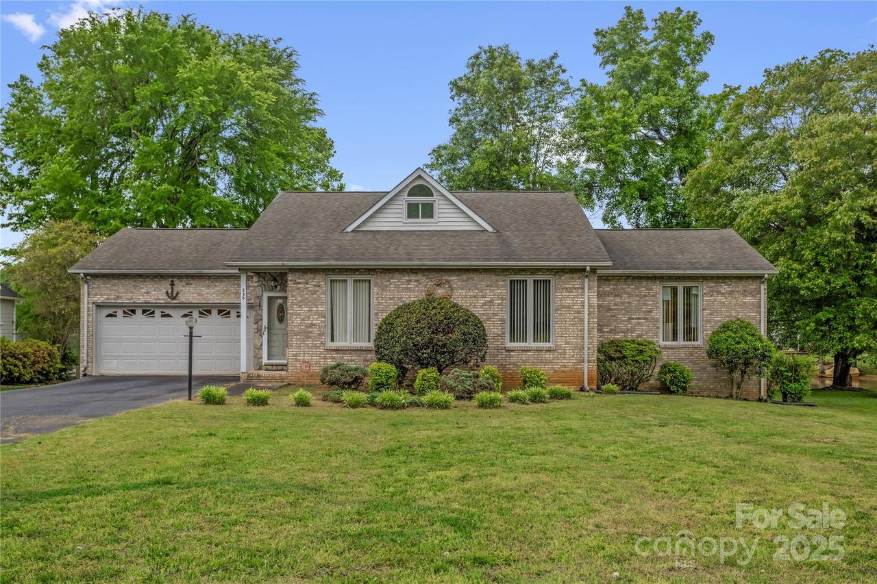 235 Pebble Point Rd., Salisbury, NC 28146