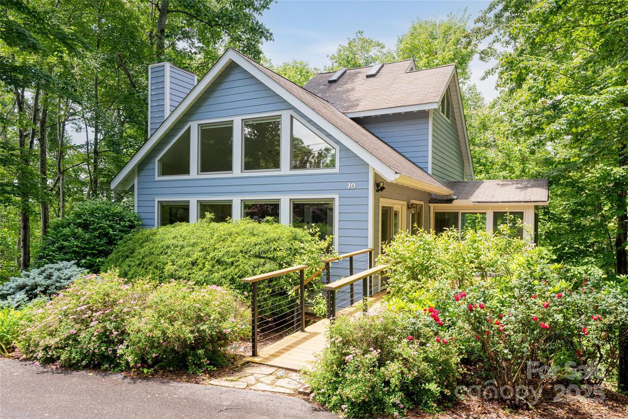 70 Crabapple Ln., Asheville, NC 28804