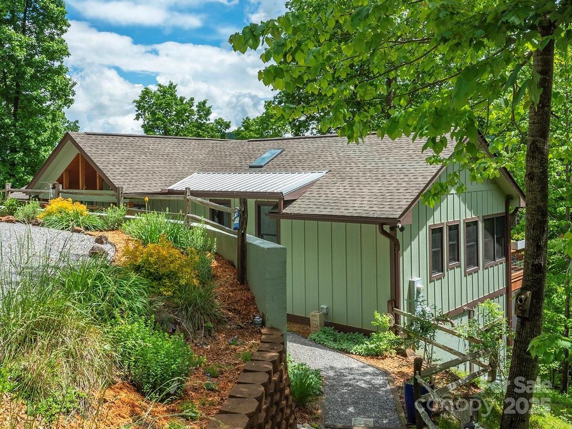 201 Ruffed Grouse Ln., Waynesville, NC 28786
