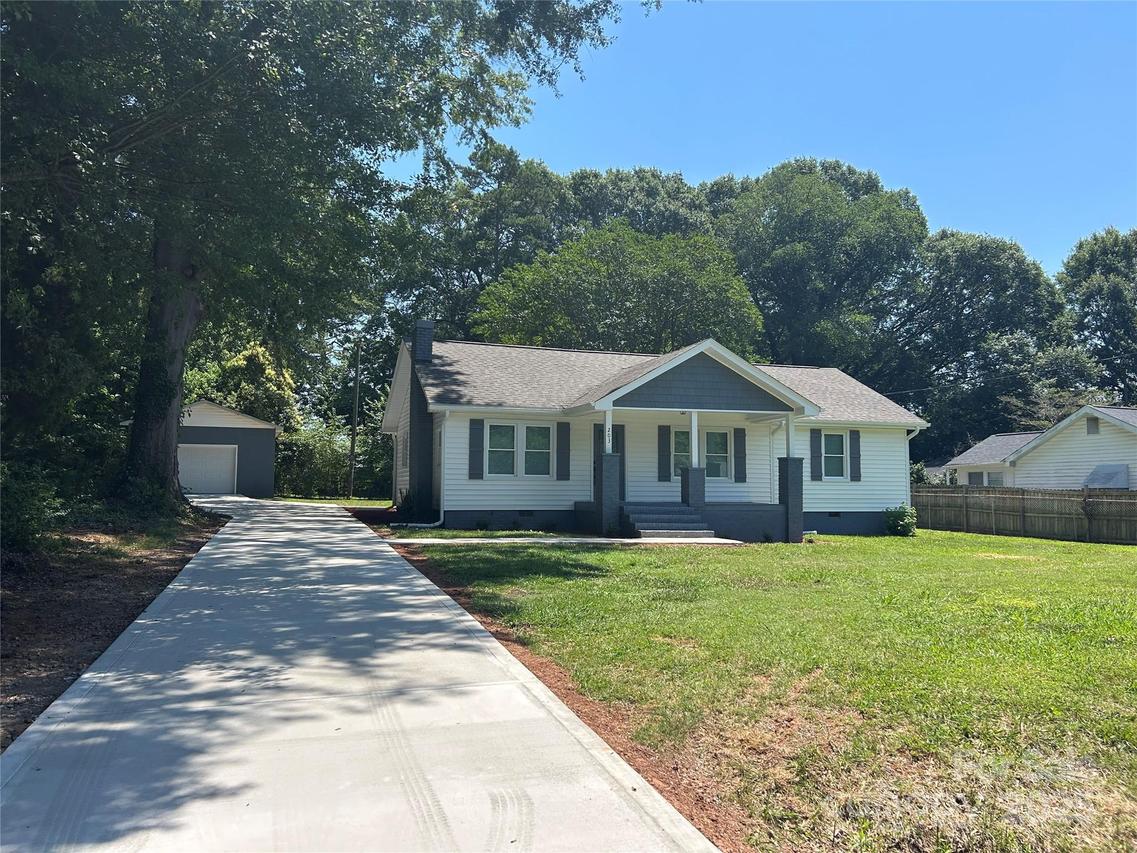 203 Blanche Ave., Belmont, NC 28012
