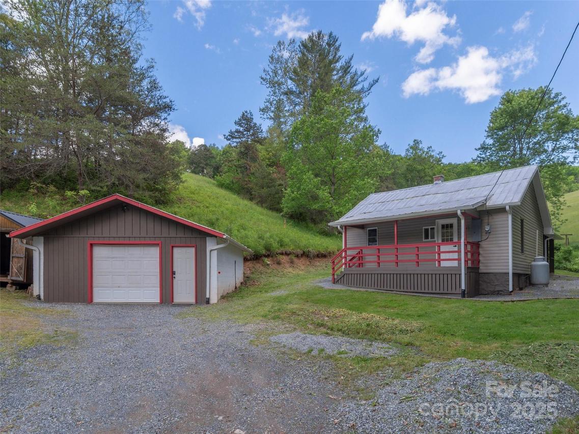 280 Noland Dr., Clyde, NC 28721