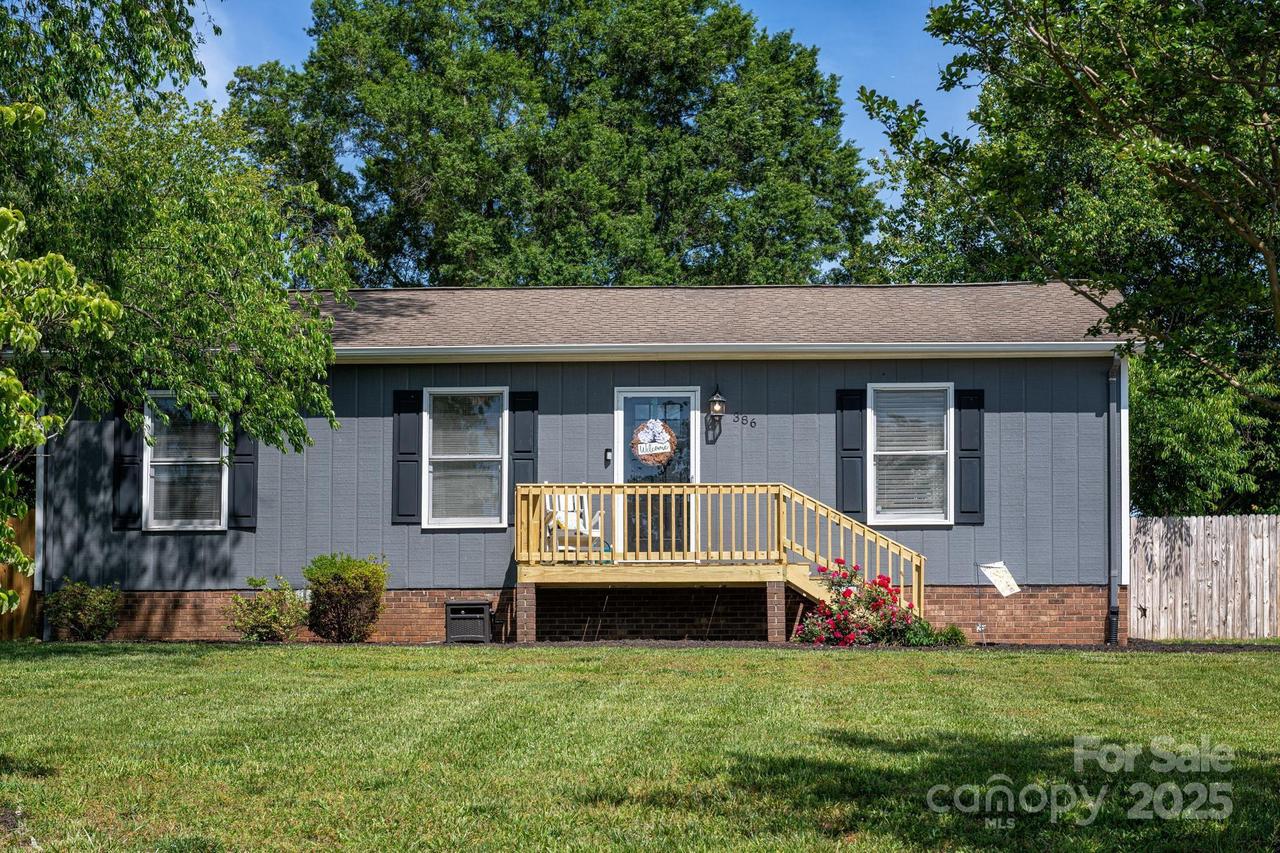 386 Greenlea Cir., Taylorsville, NC 28681