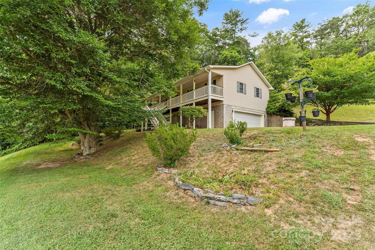 178 Herron Cove Rd., Weaverville, NC 28787