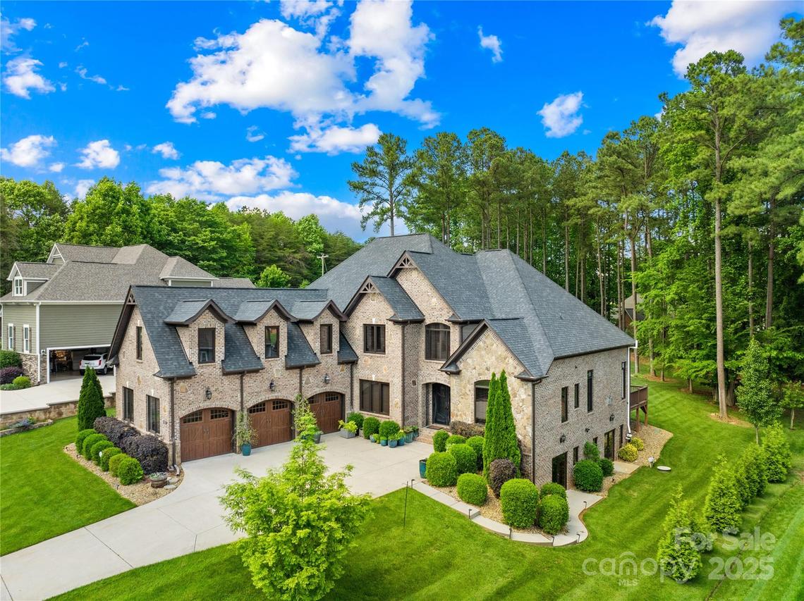 107 Blue Ridge Tr., Mooresville, NC 28117