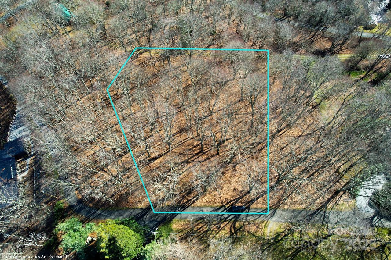 Eagle View Cir., Waynesville, NC 28786