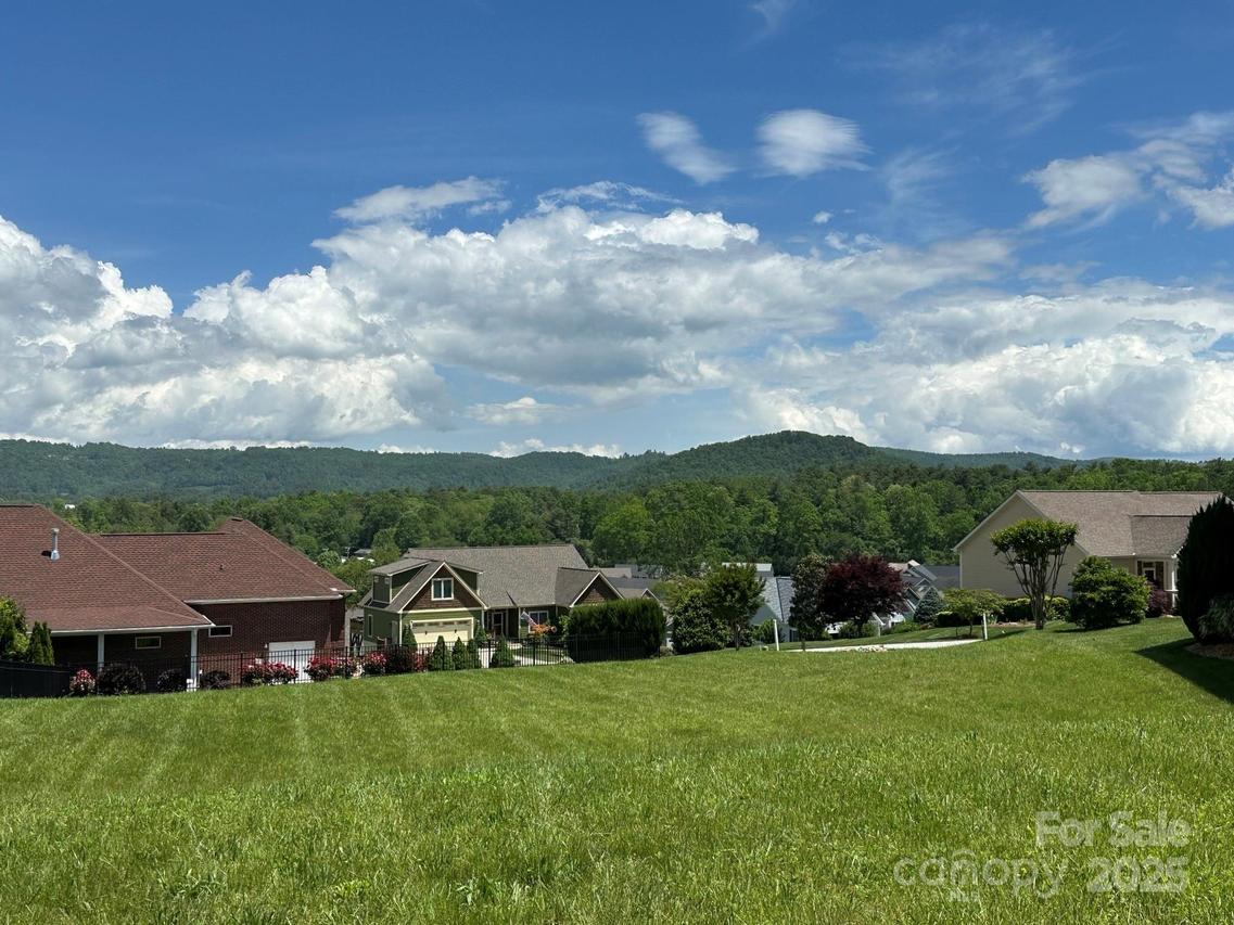 Welding Way #128, Hendersonville, NC 28792