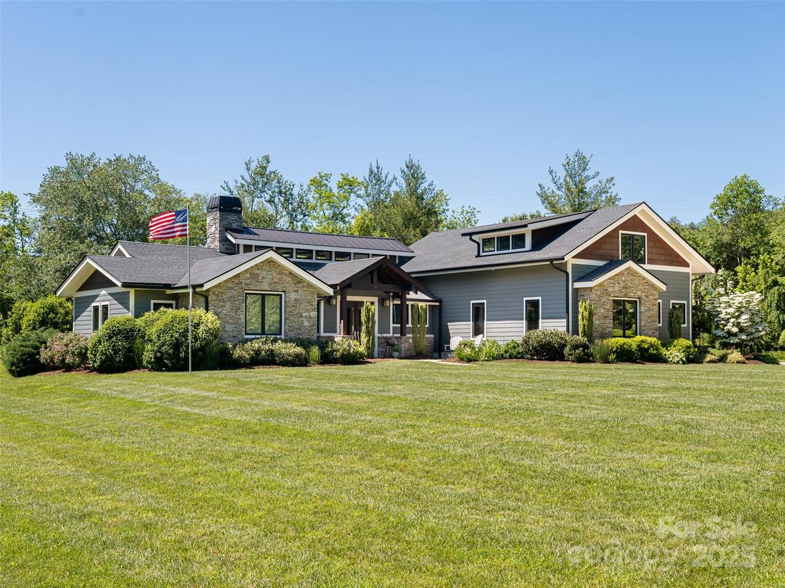 5 Bridgewater Dr., Fletcher, NC 28732