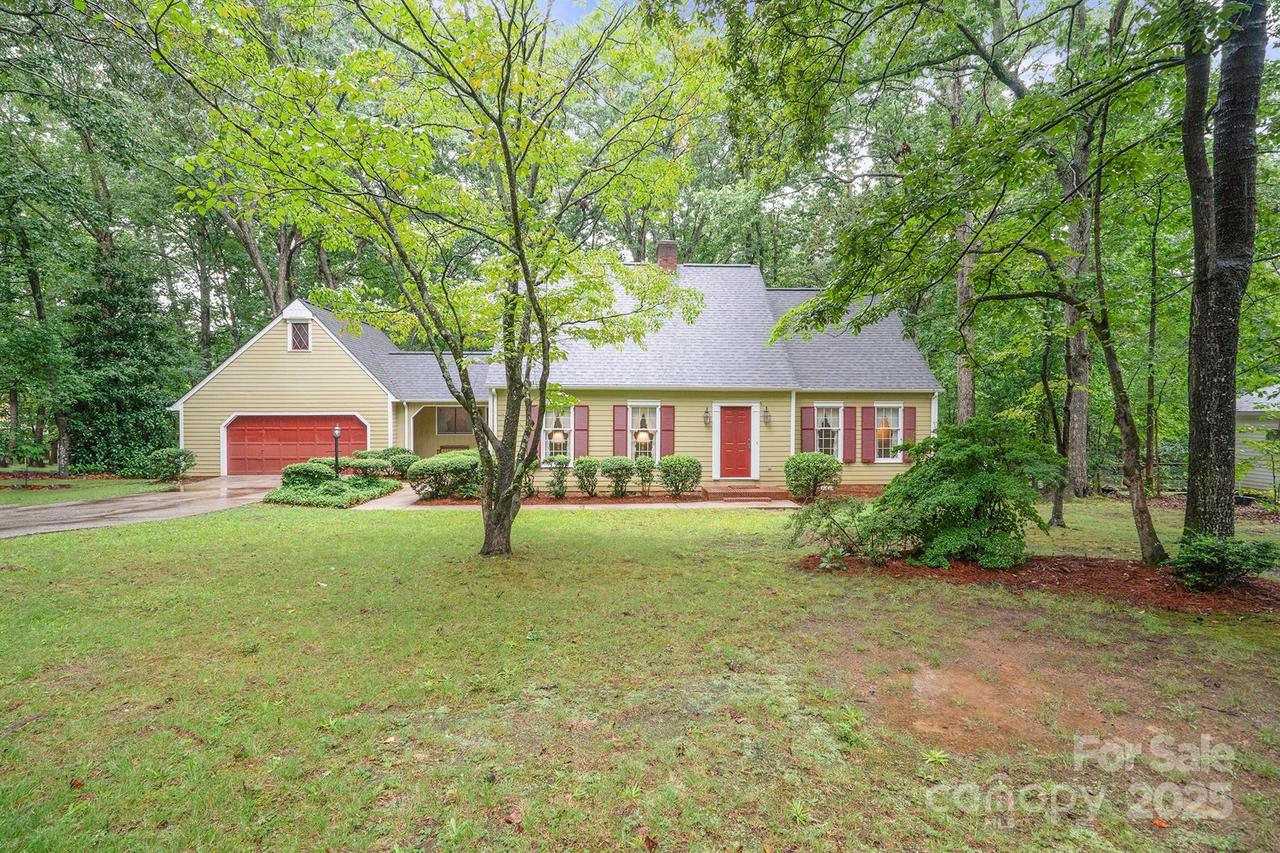 112 Julia Dr., Lincolnton, NC 28092