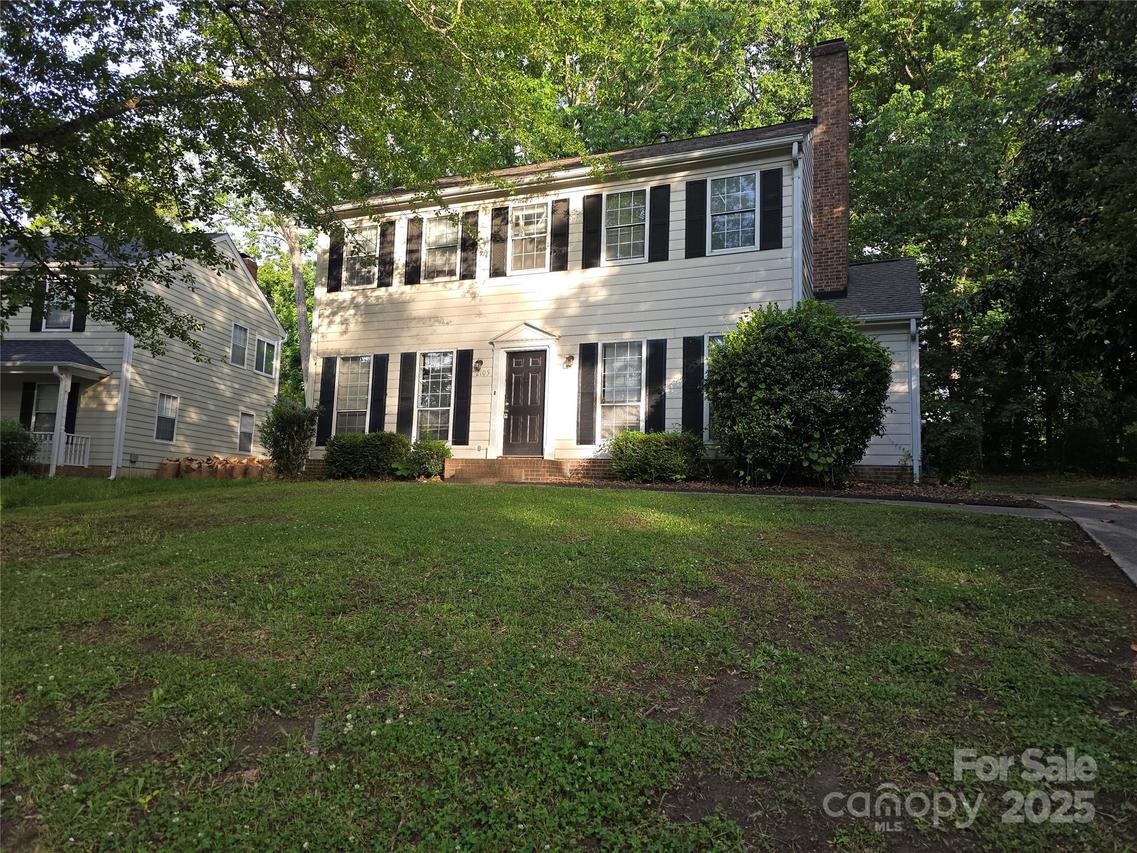 2105 Killarney Pl., Charlotte, NC 28262