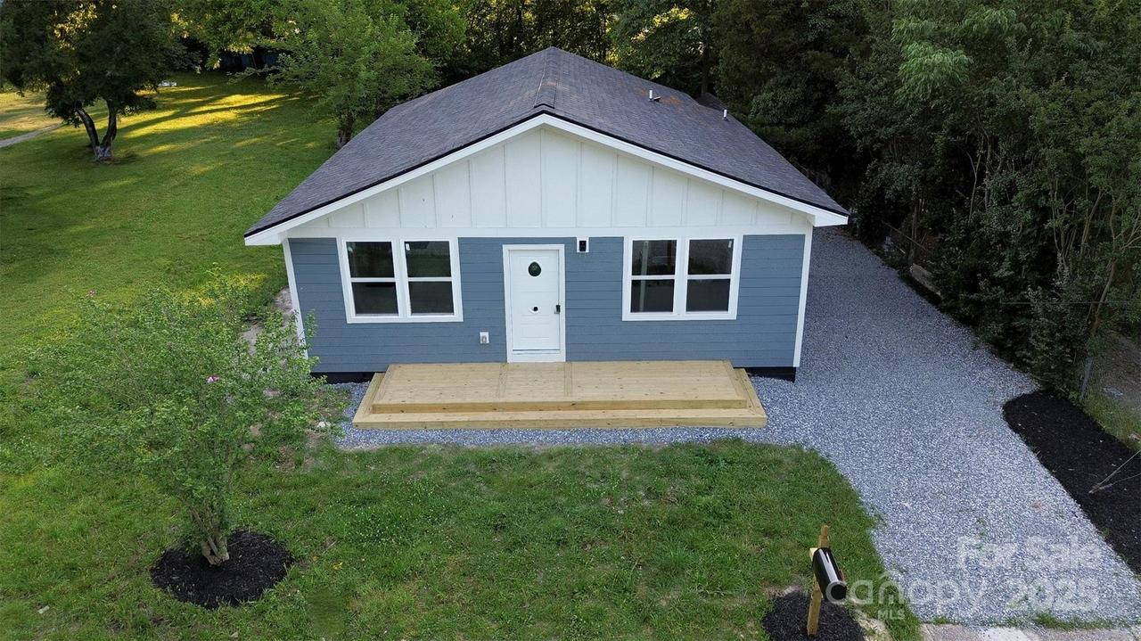 300 Center St., Thomasville, NC 27360