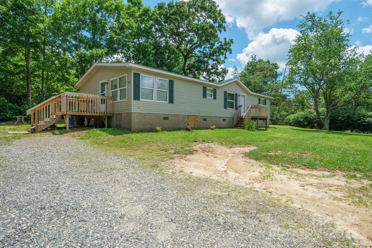3823 Silver Creek Ter., Morganton, NC 28655