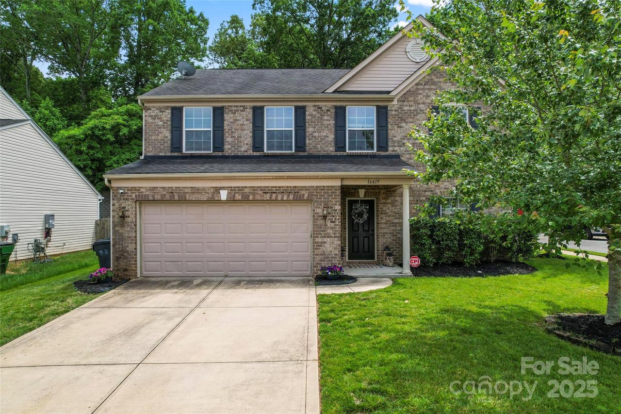 16615 Crimson Sargent Dr., Charlotte, NC 28213
