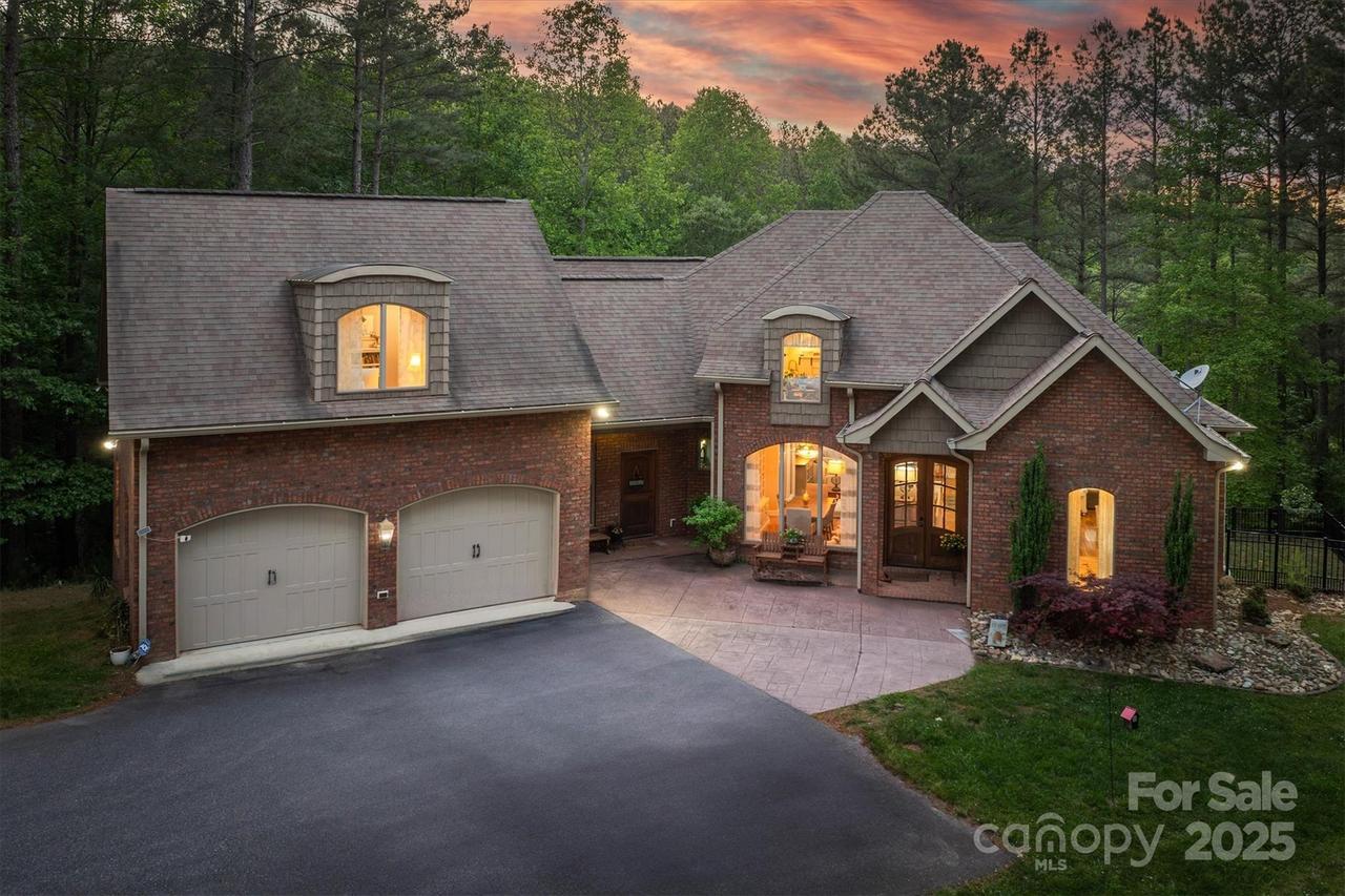 2163 W Paradise Harbor Dr., Connelly Springs, NC 28612