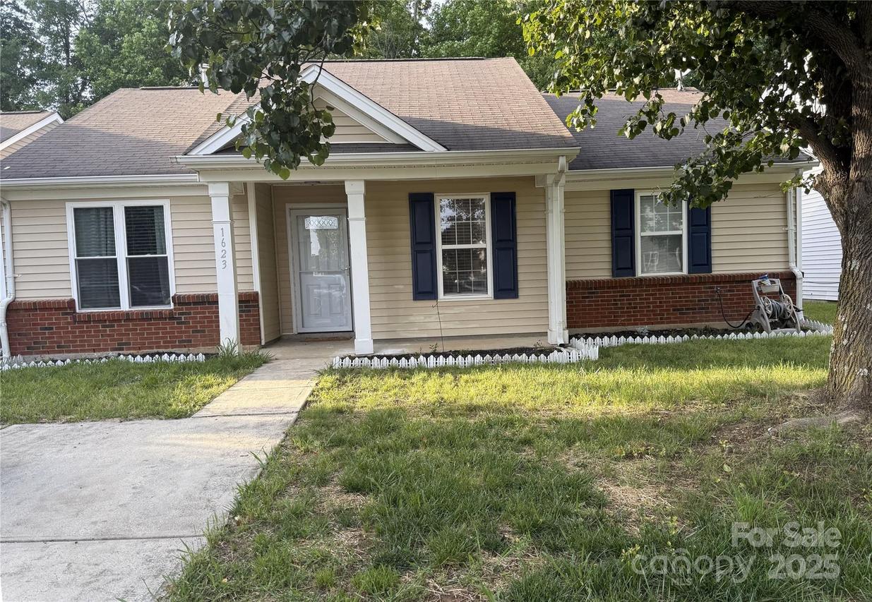 1623 Flagler Ln., Charlotte, NC 28216