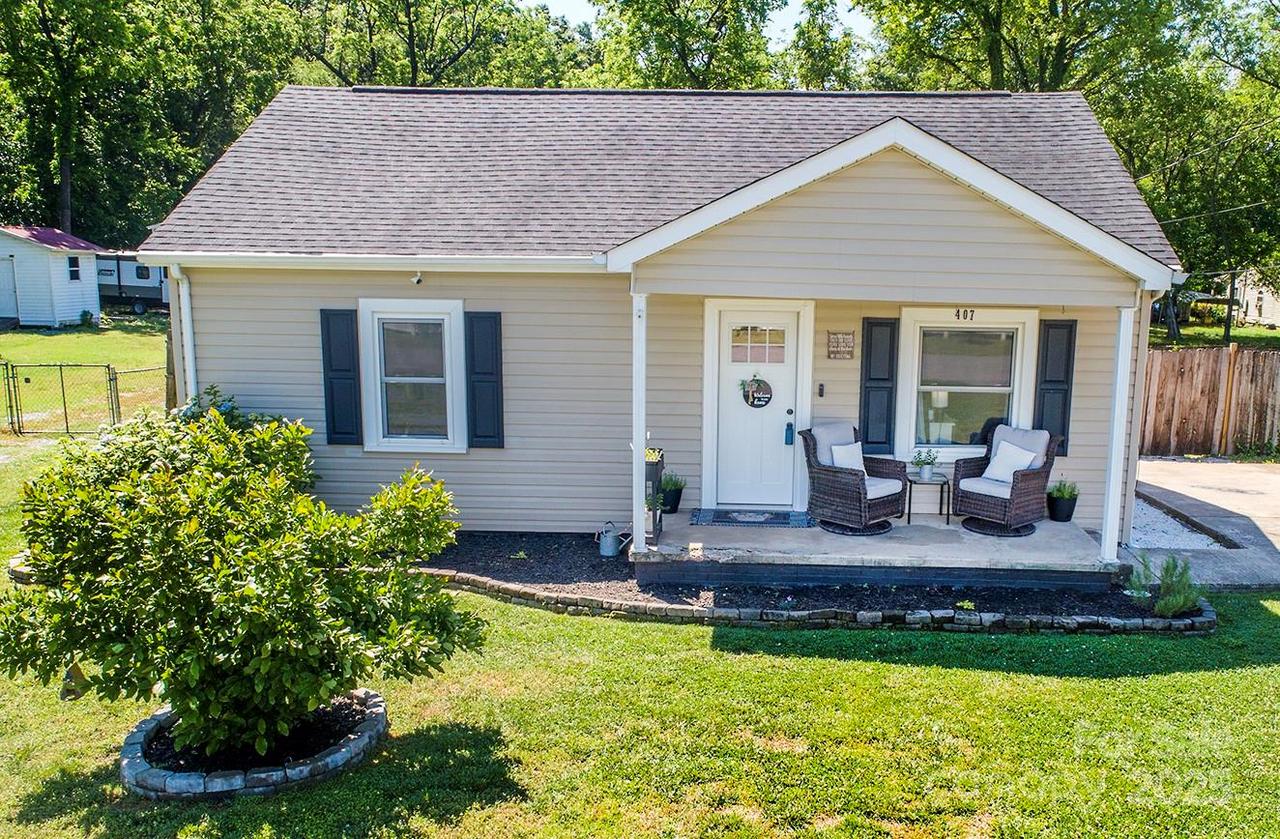 407 Orchard Ln., Belmont, NC 28012