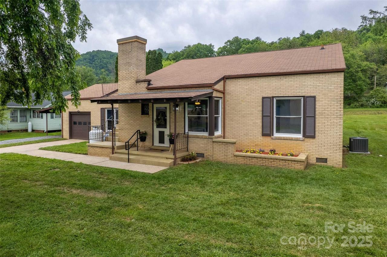 845 Skyland Dr., Sylva, NC 28779