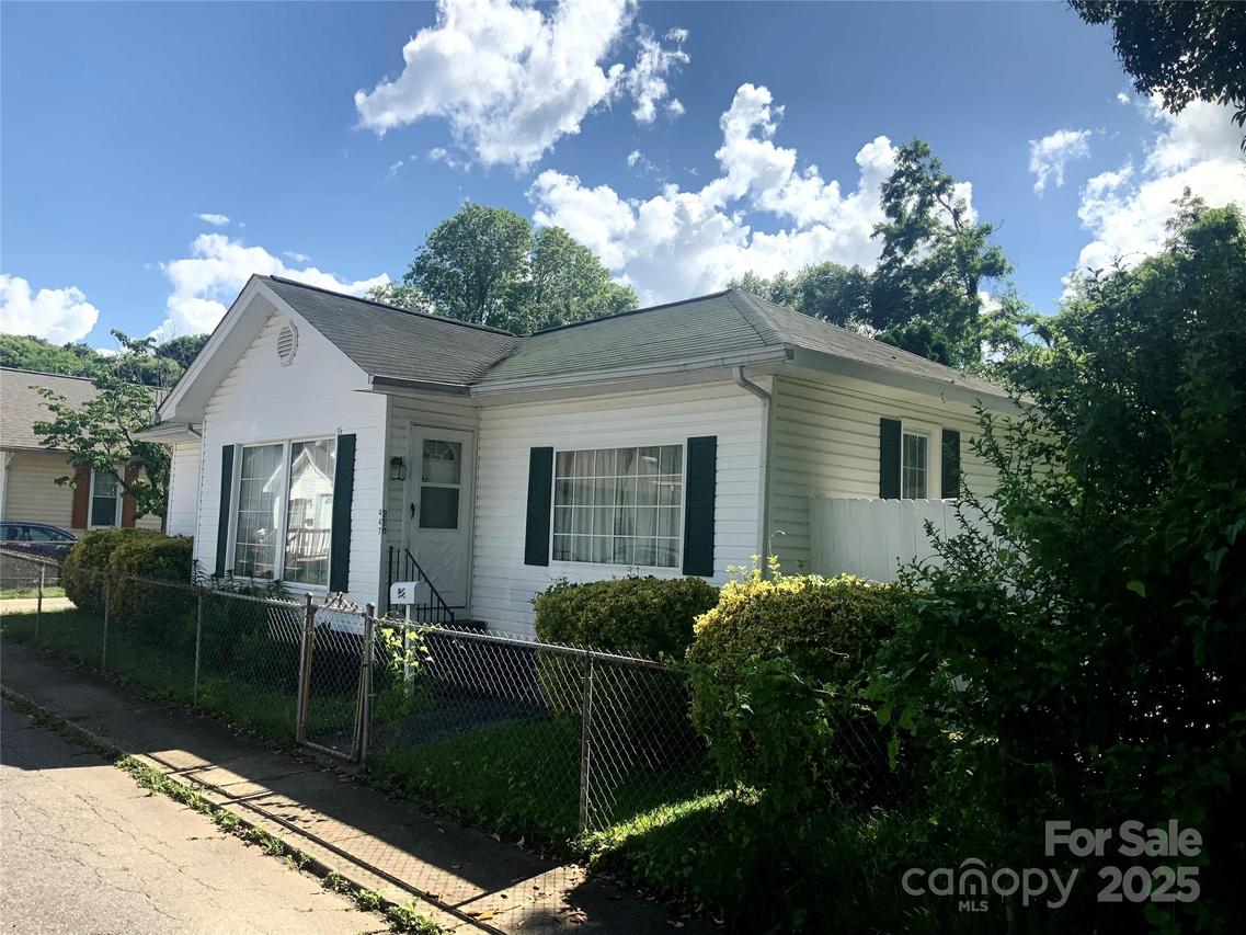 447 17th St., Cramerton, NC 28032
