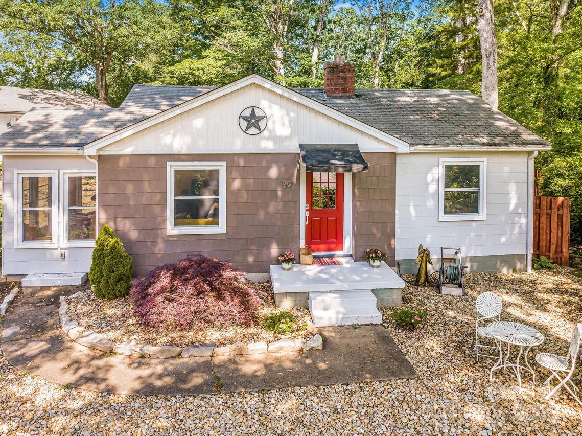 139 Beverly Rd., Asheville, NC 28805