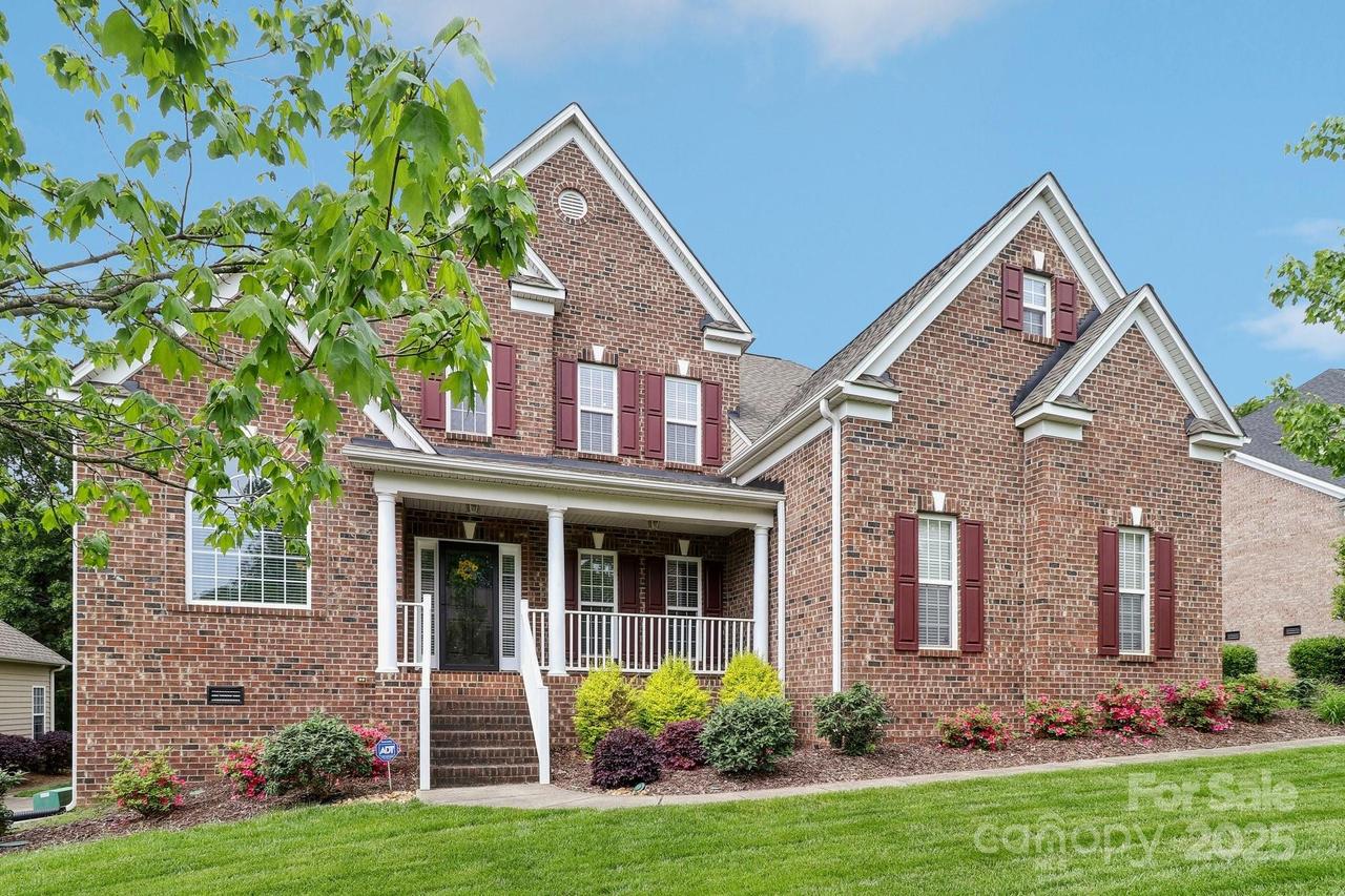 9034 Kensington Forest Dr., Harrisburg, NC 28075