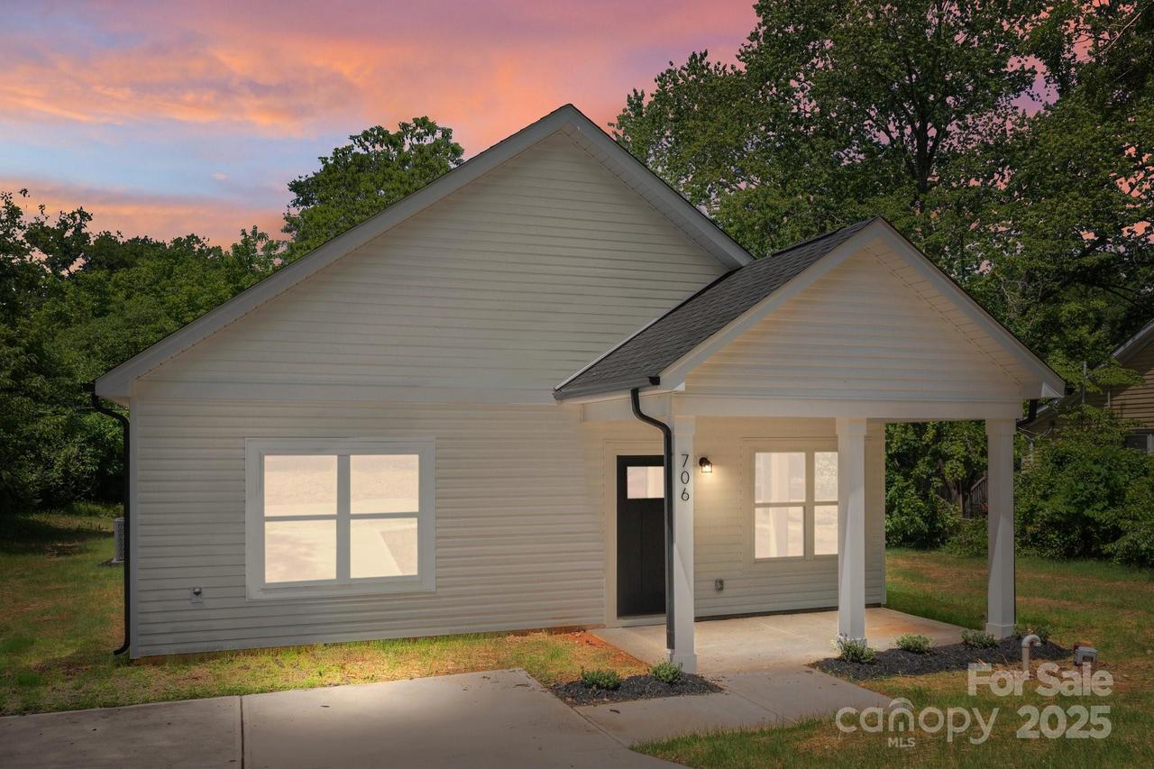 706 Live Oak St., Shelby, NC 28150