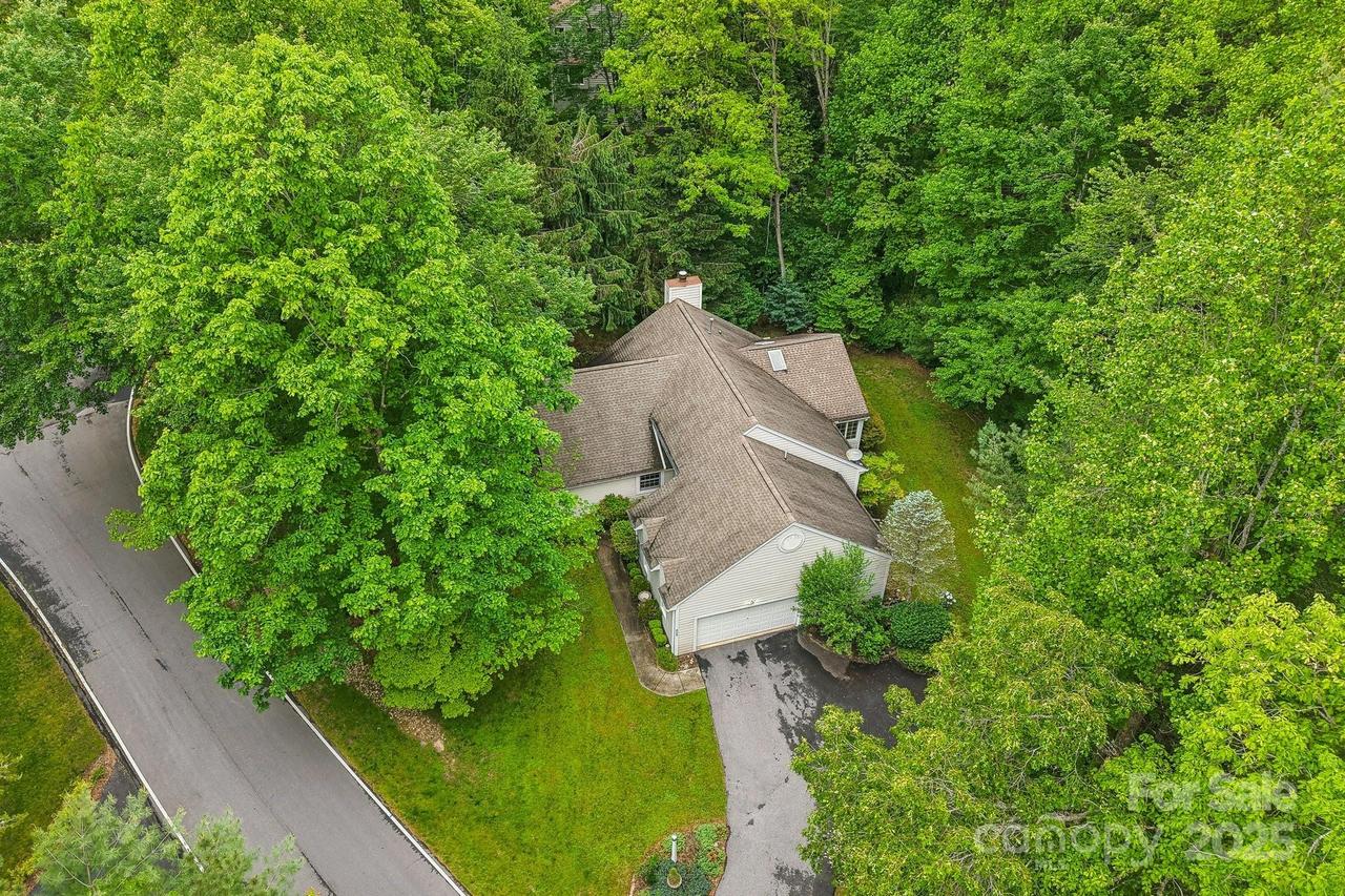 107 Camellia Way, Hendersonville, NC 28739