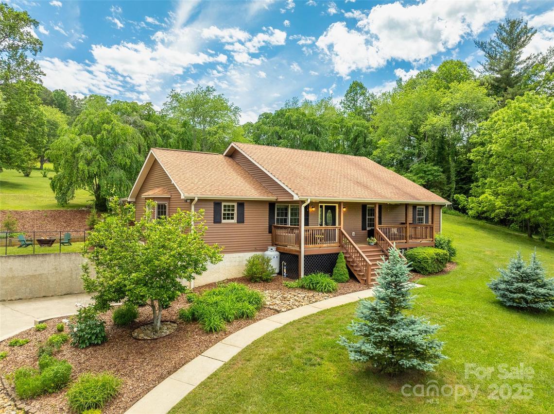 575 Upper Glady Fork Rd., Candler, NC 28715