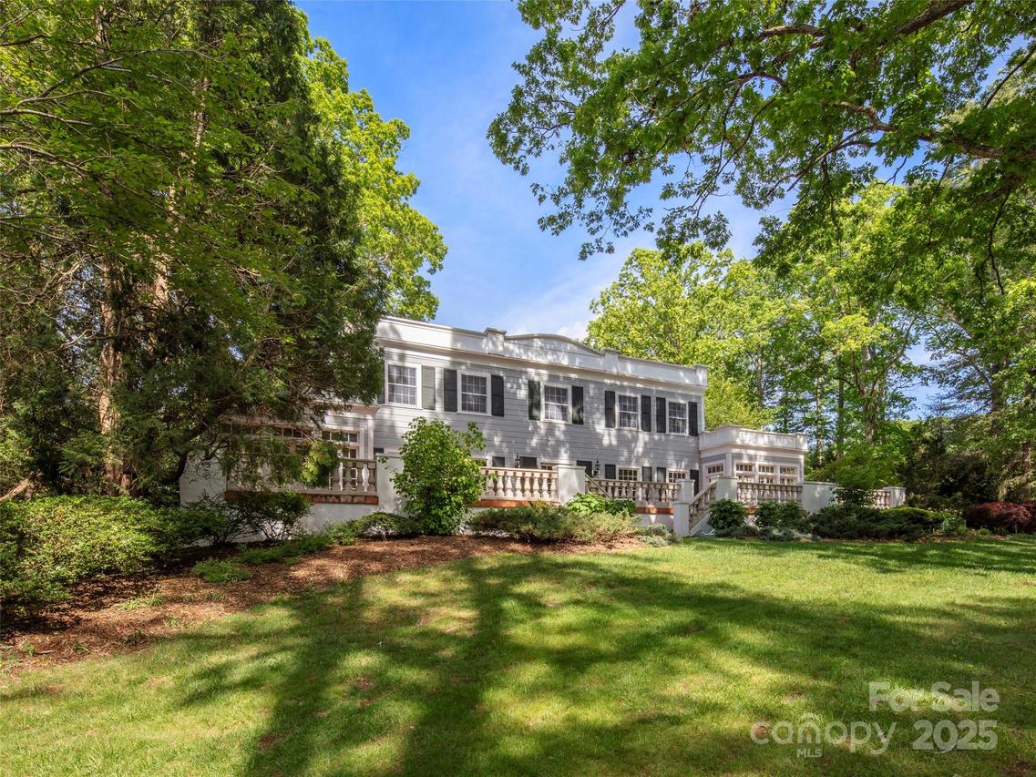 316 Vanderbilt Rd., Asheville, NC 28803