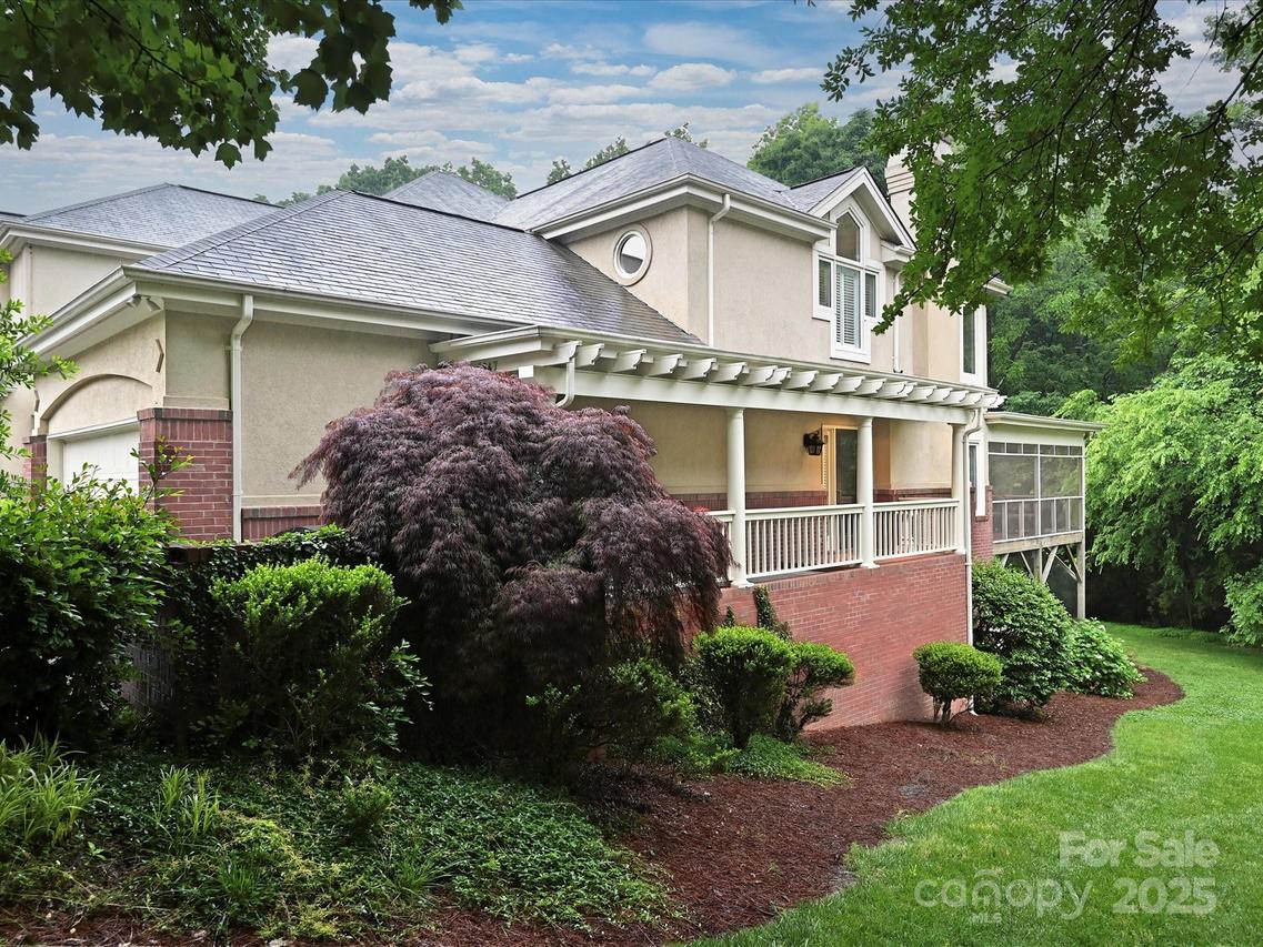 6647 Gaywind Dr., Charlotte, NC 28226