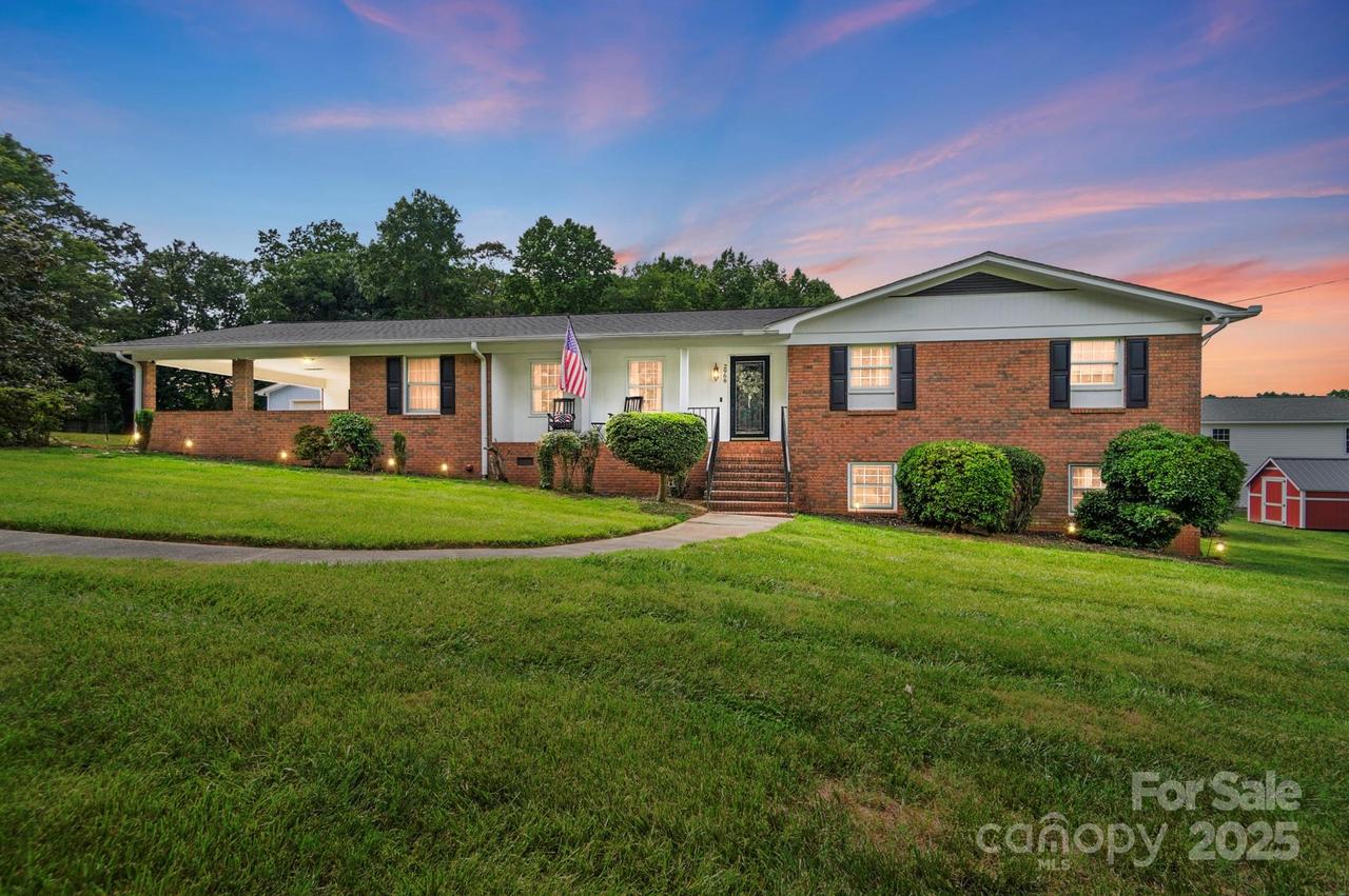 2968 Grace St., Claremont, NC 28610