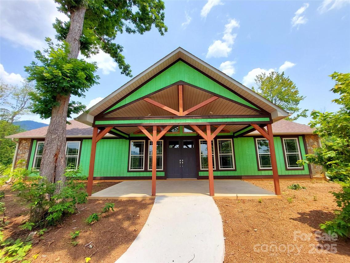 401 Constant Ln., Columbus, NC 28722