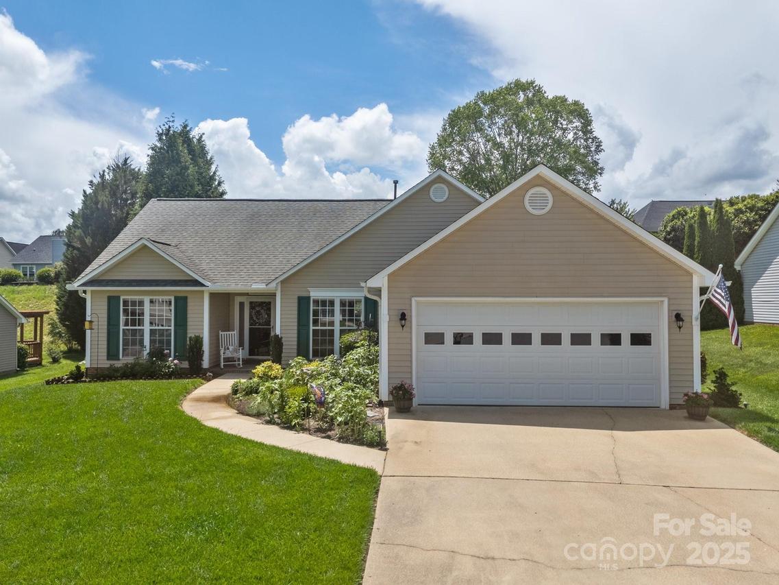 296 Planters Creek Rd., Fletcher, NC 28732