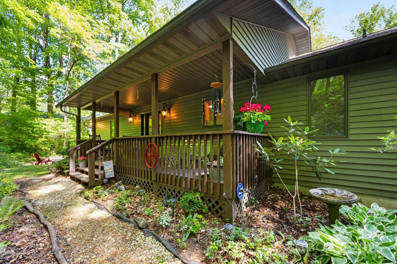 81 Corbin Shady Ln., Waynesville, NC 28785