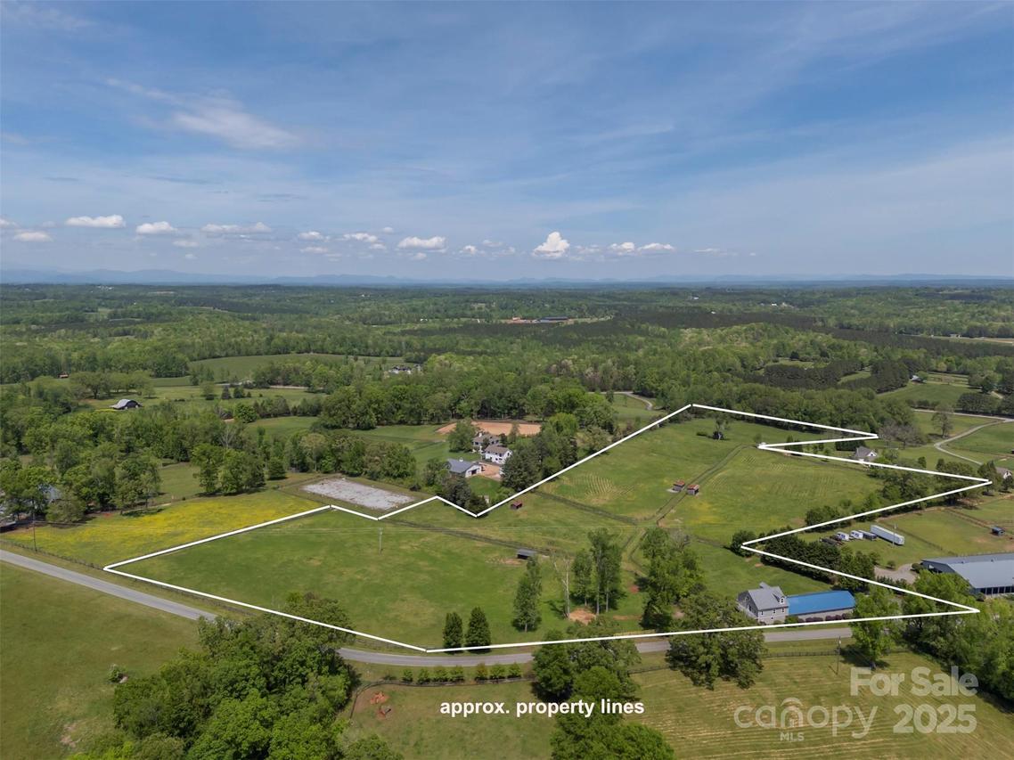 855 Phillips Rd., Columbus, NC 28722