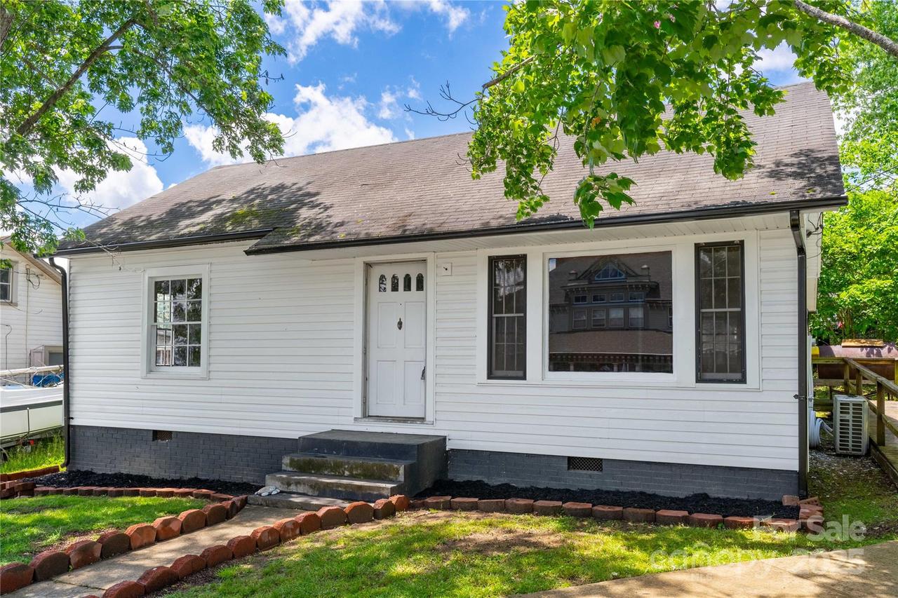 103 N Madison St., Marion, NC 28752