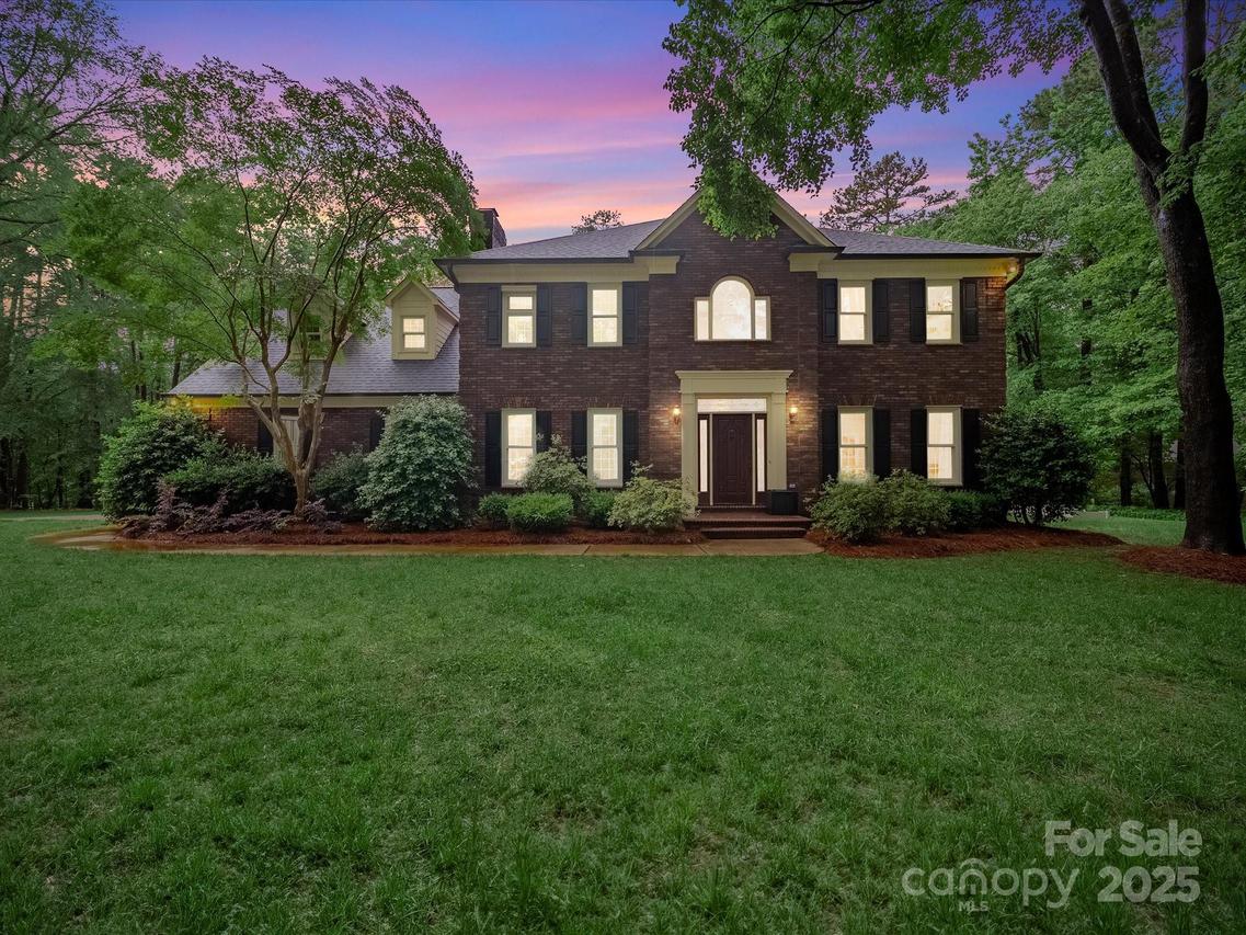 8527 Foxbridge Dr., Matthews, NC 28104