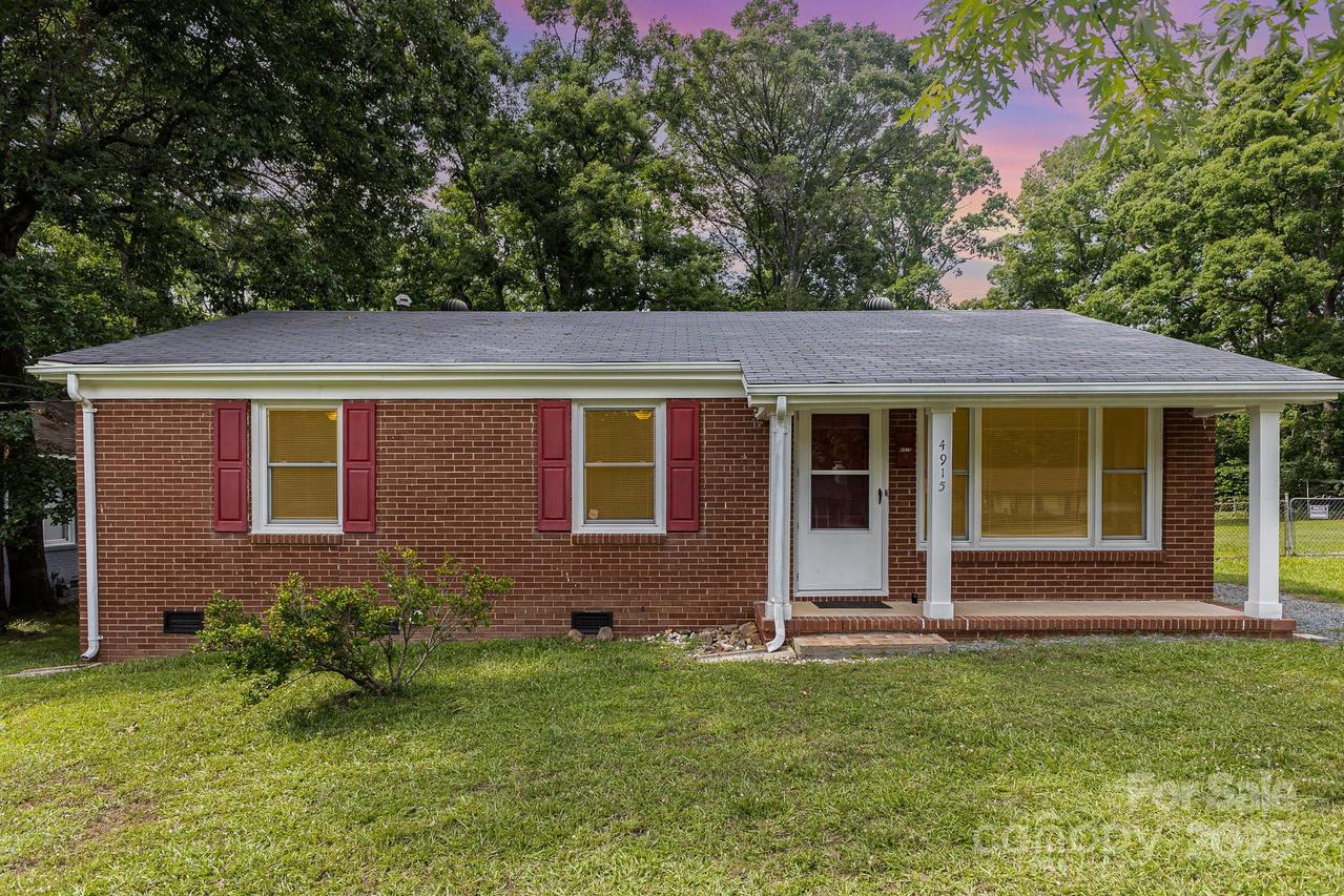 4915 Galax Dr., Charlotte, NC 28213