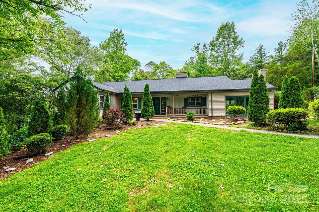 317 SE Tremont Park Cir., Lenoir, NC 28645