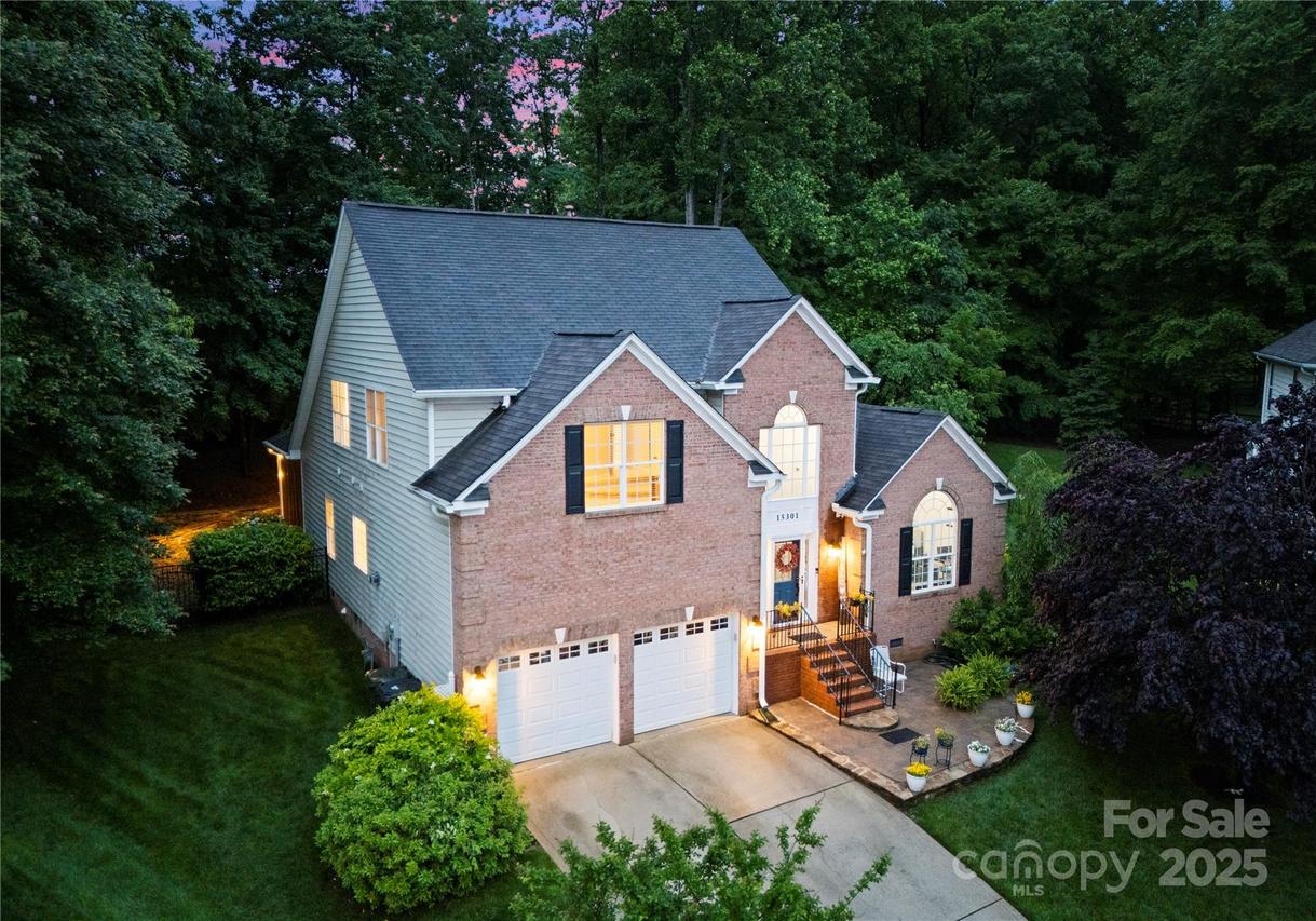 15301 Marsh Field Ct., Huntersville, NC 28078