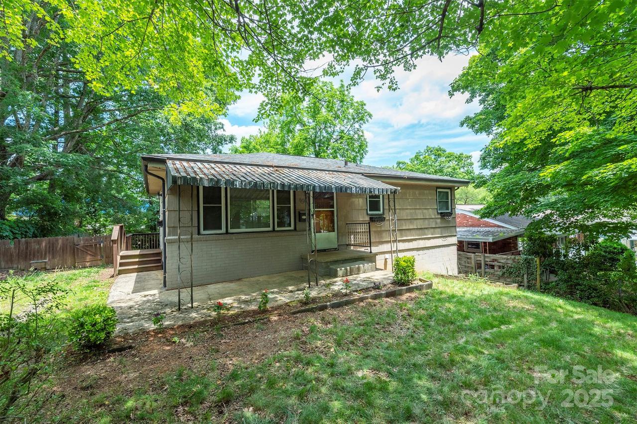 49 Jeffress Ave., Asheville, NC 28803