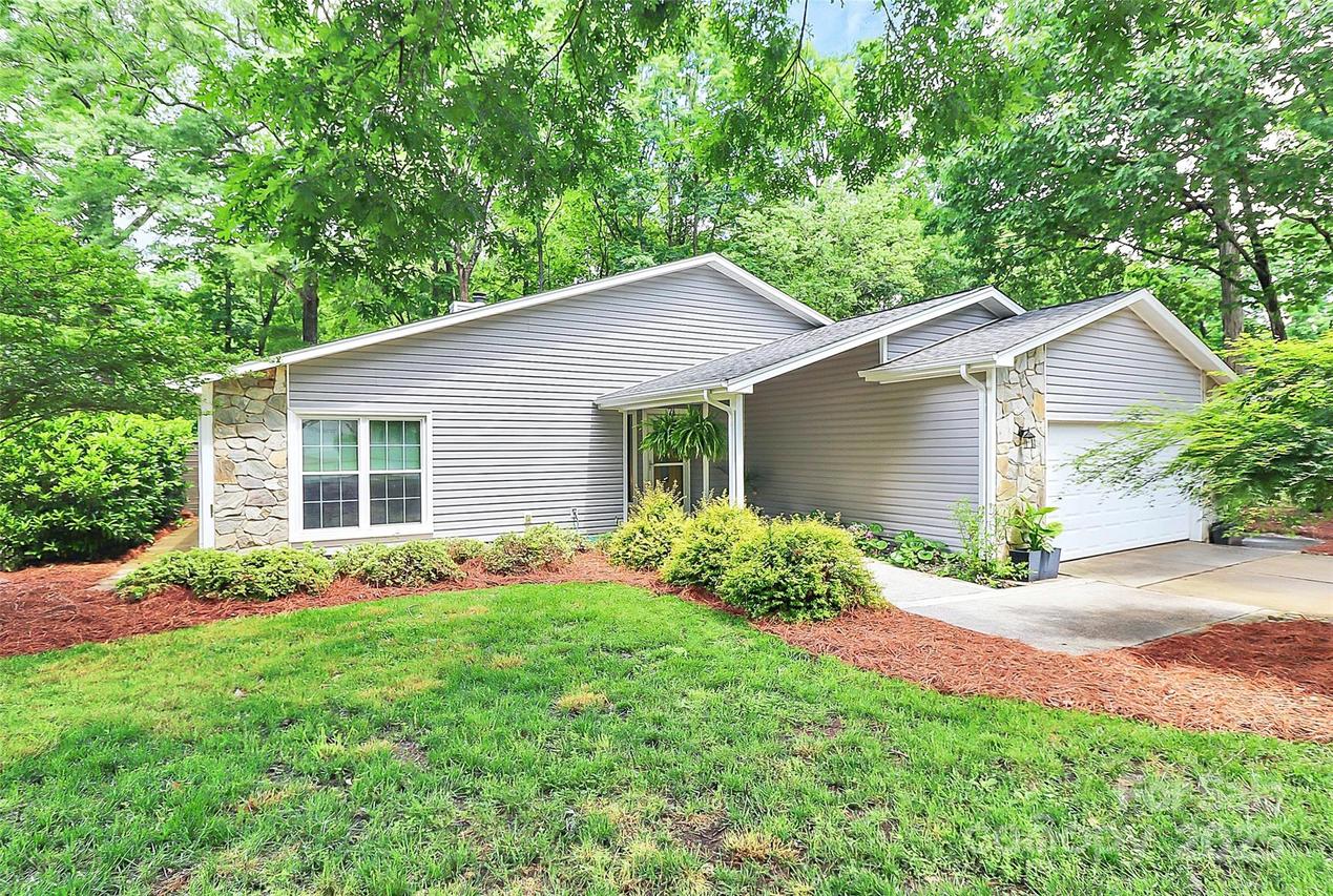 3708 Sweetgrass Ln., Charlotte, NC 28226
