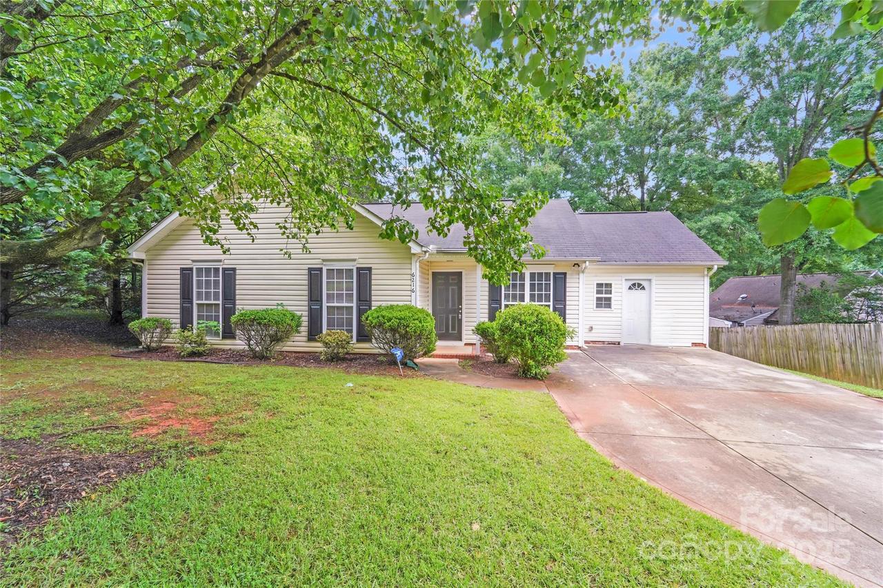 6216 Bandy Dr., Charlotte, NC 28227