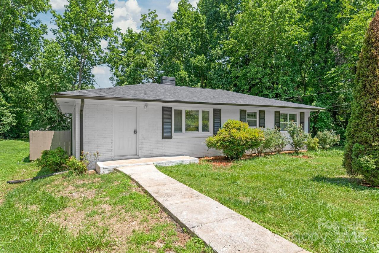 518 Westside Cir., China Grove, NC 28023